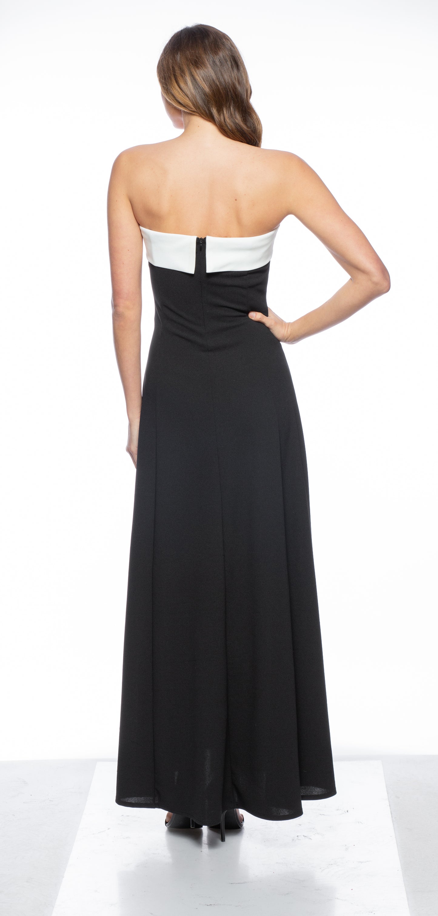 STRAPLESS CREPE DRESS